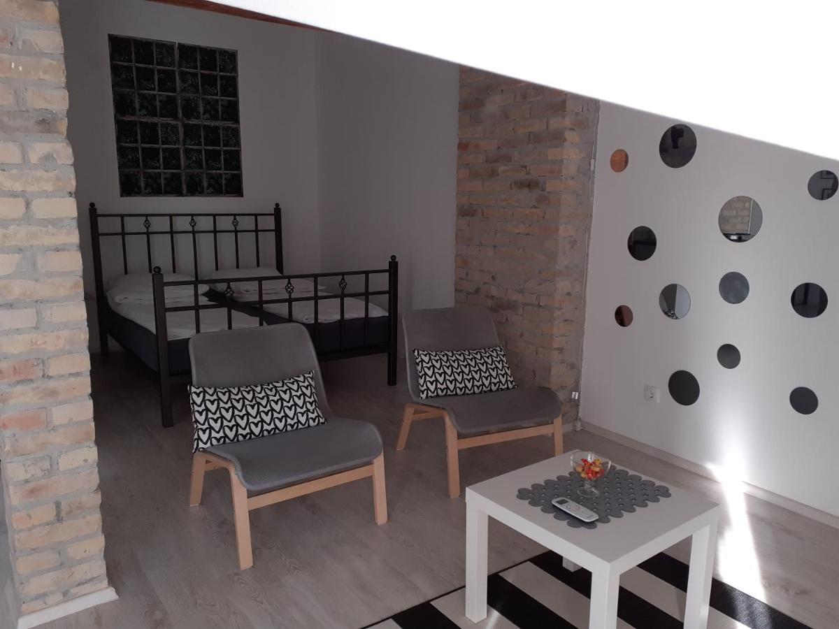 Flora Novi Sad Apartment Luaran gambar